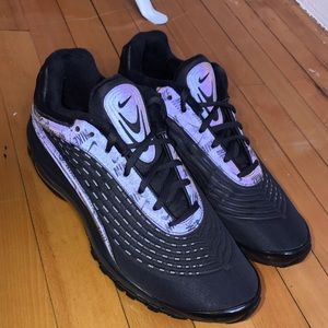 Nike air max’s deluxe